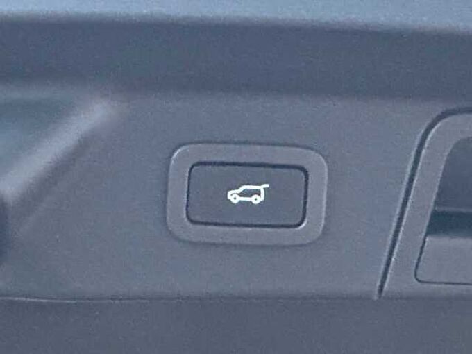 Land Rover Range Rover Velar Diesel 300d R-Dynamic -Standhz., Pano, AirS, LED