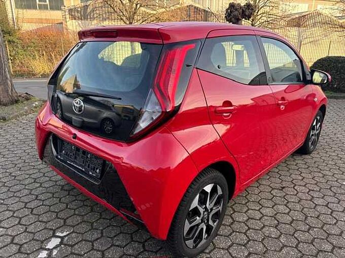 Toyota Aygo X - Team Deutschland - Navi, LED, Alu, Klima