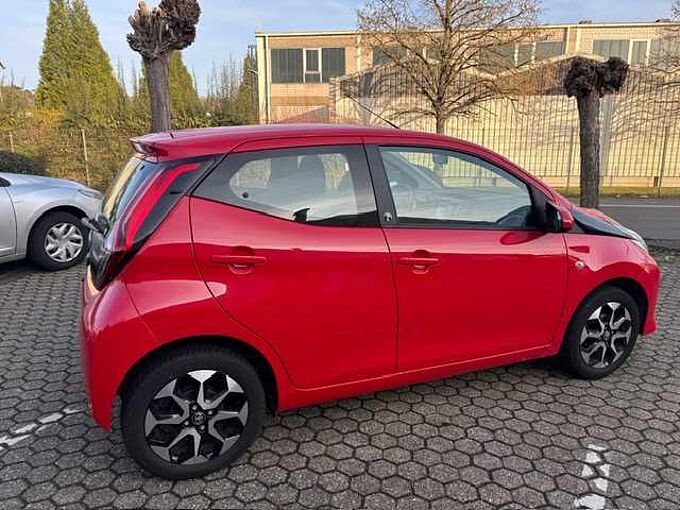Toyota Aygo X - Team Deutschland - Navi, LED, Alu, Klima