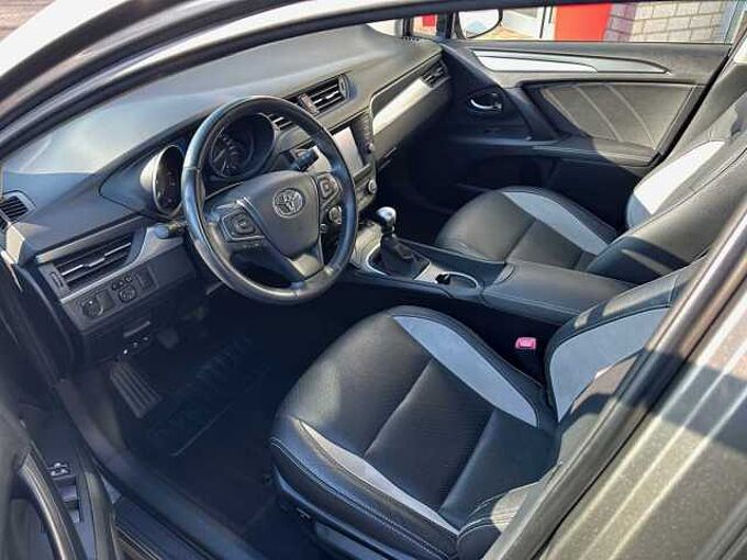 Toyota Avensis Touring Sports 1.8 - Navi, Standhz., AHK, Leder, LED, SHZ, BT-FSA