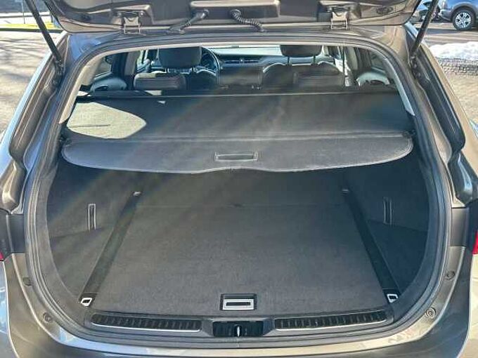 Toyota Avensis Touring Sports 1.8 - Navi, Standhz., AHK, Leder, LED, SHZ, BT-FSA