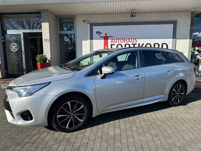 Toyota Avensis Touring Sports TD 1.8 - Navi, AHK, LED, SZ
