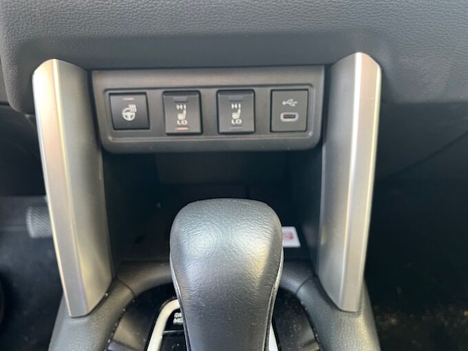 Toyota Corolla Cross 1.8 Hybrid Style - NAVI, LENKHZ, LED, PDC, SZ...