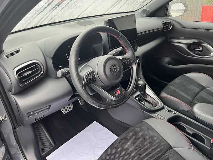 Toyota Yaris 1.5 Hybrid GR Sport - NAVI, LED, PDC, SZ ... -