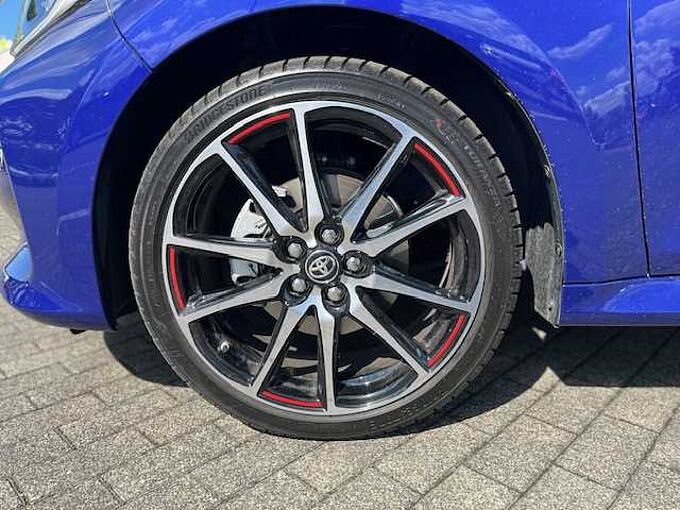 Toyota Yaris Hybrid 1.5 GR SPORT - LED, NAVI, PDC, SZ