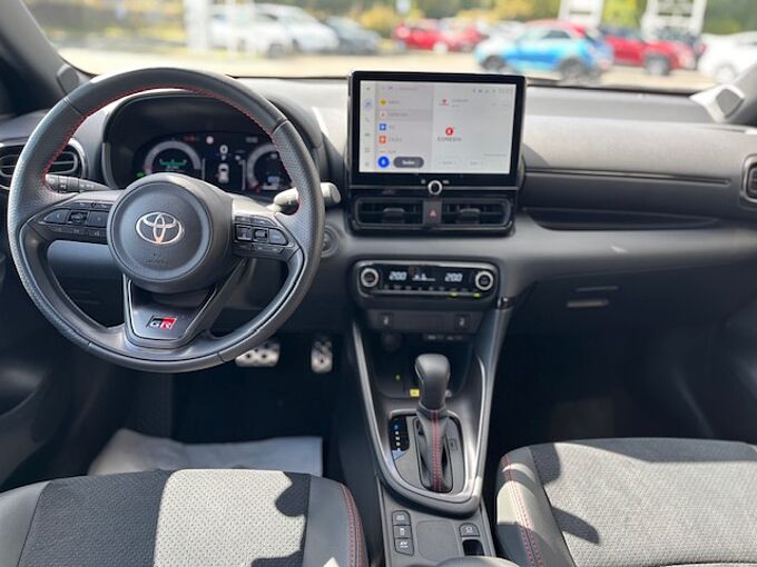 Toyota Yaris Hybrid 1.5 GR SPORT - LED, NAVI, PDC, SZ