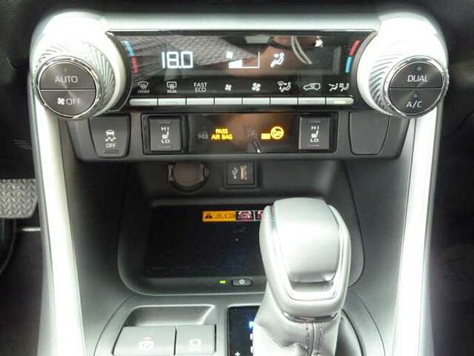 Toyota RAV4 Hybrid Style AWD 4x4 - AHK, LED, BT, Navi, PDC