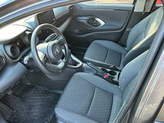 Toyota Yaris Team Deutschland 1.5 - NAVI, LED, SH, BT