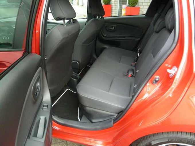 Toyota Yaris Hybrid Style - Navi, Alu, Safety S., SZ, Keyless, BT