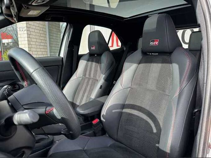 Toyota Yaris Cross 1.5 Hybrid GR Sport - HEAD., JBL, elektr. Heckkl., LED ...