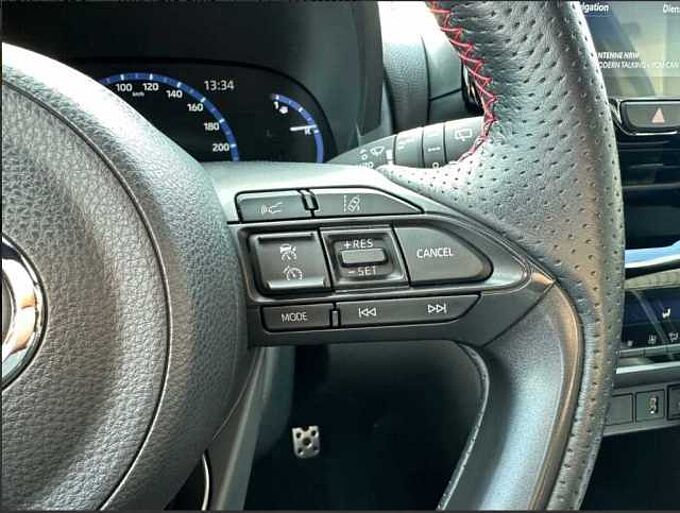 Toyota Yaris Cross 1.5 Hybrid GR Sport - HEAD., JBL, elektr. Heckkl., LED ...