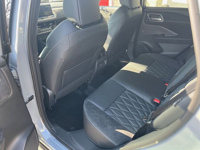 Nissan Qashqai 1.3MHEV Tekna Plus + XTronic - Facelift Pano, Bose, 20'