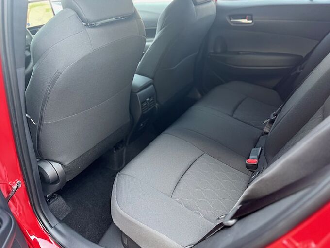 Toyota Corolla Cross 2.0 Hybrid Style - Facelift - NAVI, LED, PDC