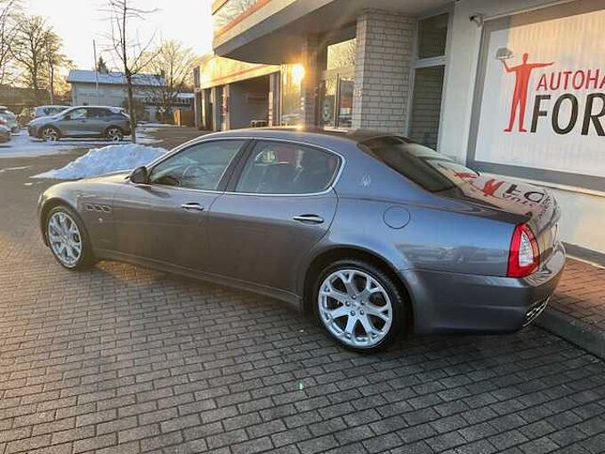 Maserati Quattroporte V Automatik - NAVI, BOSE, SZ, PDC ... -