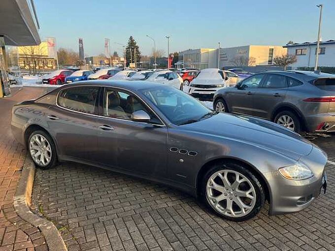 Maserati Quattroporte V Automatik - NAVI, BOSE, SZ, PDC ... -
