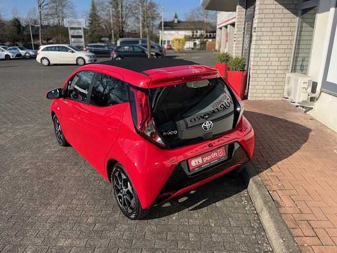 Toyota Aygo X Sky Air - Navi, LED, Alu, Klima, BT ... wenig km