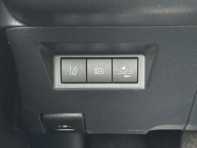 Toyota Yaris 1.5 Benzin - Navi, BT, R&uuml;ckfahrkam. ... sehr gepflegt !