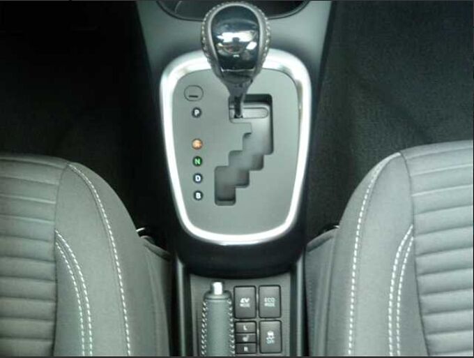 Toyota Yaris 1.5 Hybrid Business - NAVI,KAM., SHZ ...