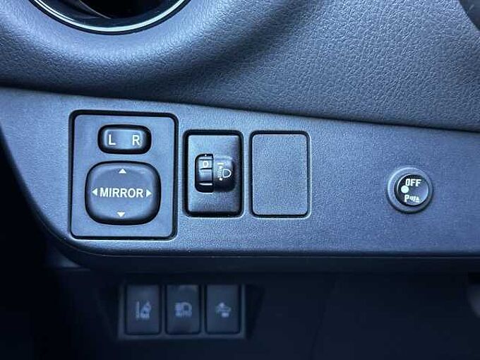 Toyota Yaris 1.5 Hybrid Business - NAVI,KAM., SHZ ...