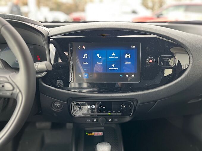 Toyota Aygo X Hybrid - Comfort - Automatik - Navi, LED