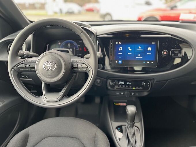 Toyota Aygo X Hybrid - Comfort - Automatik - Navi, LED