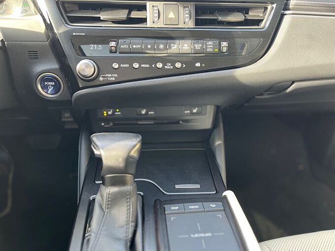 Lexus ES 300h Executive Line - LED, Pano, Leder