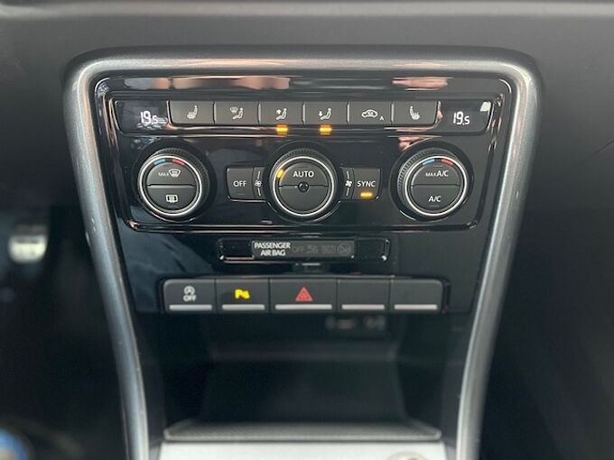 Volkswagen New Beetle Cabriolet 1.4 TSI Sound - Navi, PDC, Alu, Bi-Xenon,  SZ