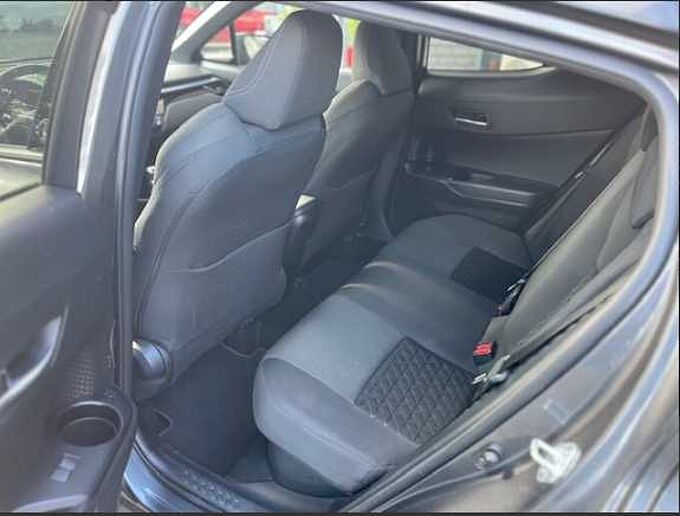 Toyota C-HR 2.0 Hybrid Team D - SH, Bhz. Lenkr., Parkass., Navi, LED ...