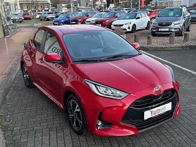 Toyota Yaris 1.5 Automatik Style Selection  - LED, Navi, SZ