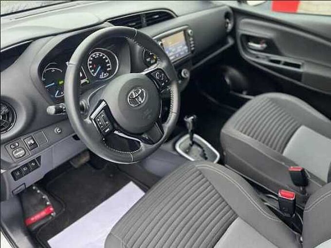 Toyota Yaris 1.5 Hybrid Comfort - Standhzg., SHZ, CAM. ... -