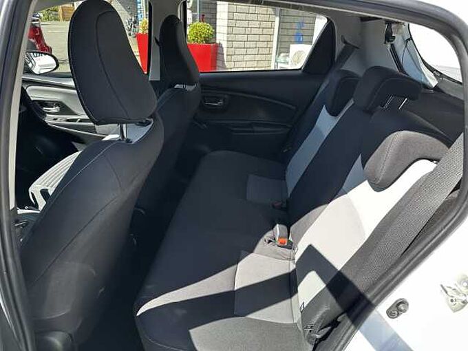 Toyota Yaris 1.5 Hybrid Comfort - Standhzg., SHZ, CAM. ... -