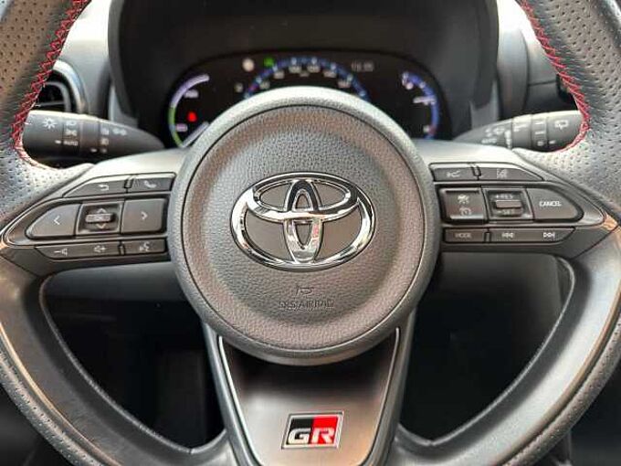 Toyota Yaris Cross 1.5 Hybrid GR Sport - NAVI, HEAD, PANO ...