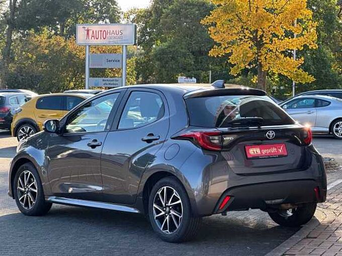 Toyota Yaris Team Deutschland 1.5 - NAVI, LED, SH, BT
