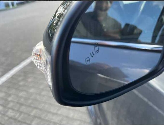 Toyota C-HR 2.0 Hybrid Team D - SH, Bhz. Lenkr., Parkass., Navi, LED ...