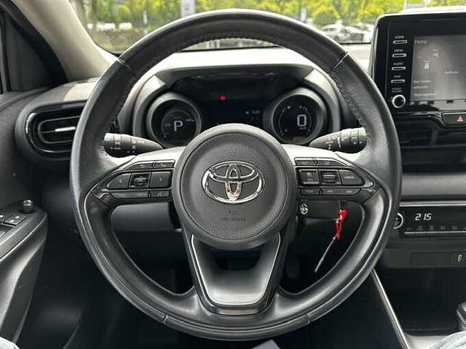 Toyota Yaris 1.5 Hybrid (Teamplayer) - NAVI, SHZ, KAM., LED...