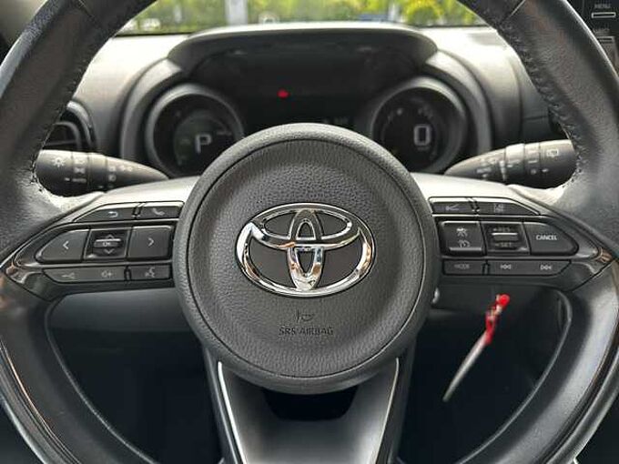 Toyota Yaris 1.5 Hybrid (Teamplayer) - NAVI, SHZ, KAM., LED...