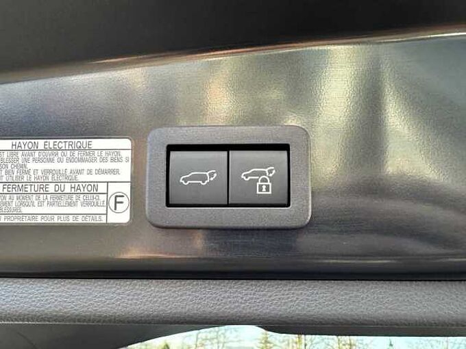 Toyota Corolla Cross 2.0 Hybrid Style - Facelift - NAVI, LED, PDC