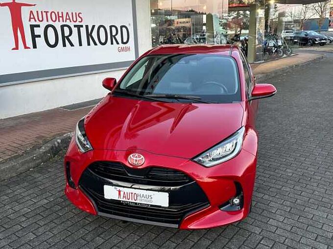 Toyota Yaris 1.5 Automatik Style Selection  - LED, Navi, SZ