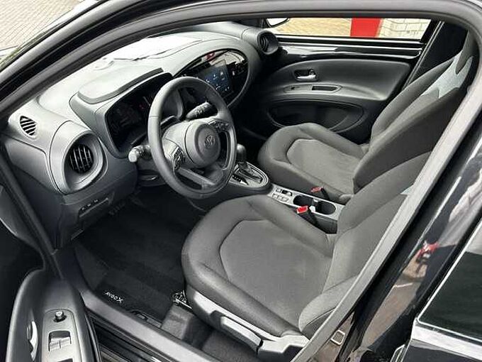 Toyota Aygo X Hybrid - Comfort - Automatik - Navi, LED