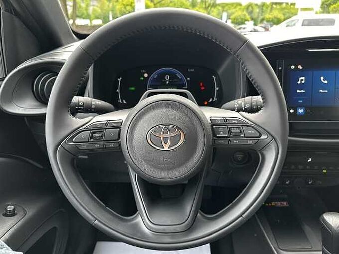 Toyota Aygo X Hybrid - Comfort - Automatik - Navi, LED