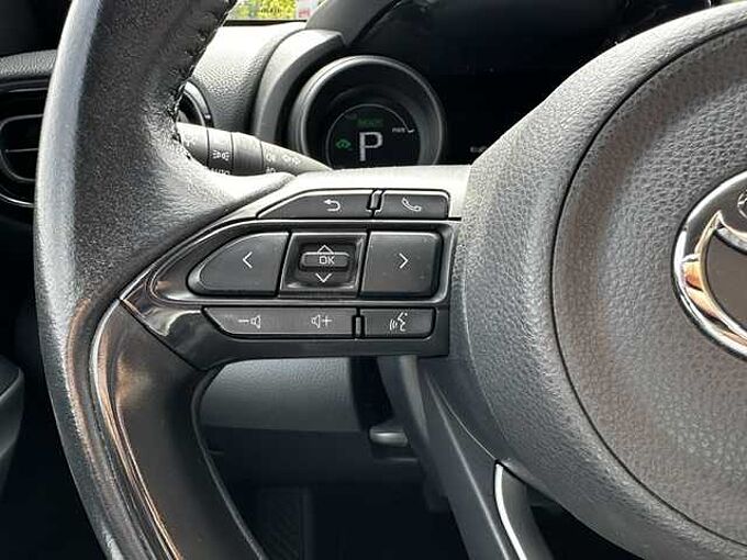 Toyota Yaris 1.5 Hybrid Style (Teamplayer) - NAVI, SHZ, KAM., LED...