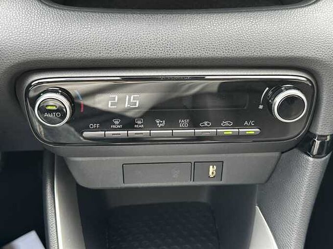 Toyota Yaris 1.5 Hybrid Style (Teamplayer) - NAVI, SHZ, KAM., LED...