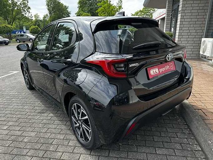 Toyota Yaris 1.5 Hybrid Style (Teamplayer) - NAVI, SHZ, KAM., LED...