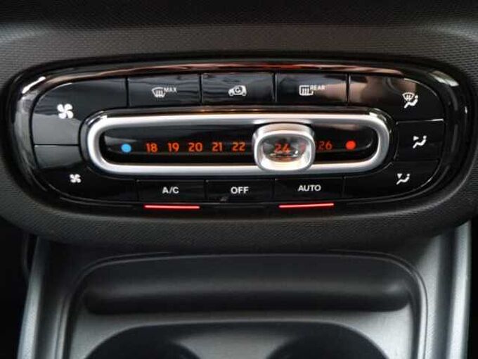 Smart ForTwo PERFECT - Pano., Navi, SHZ, Kam. ...