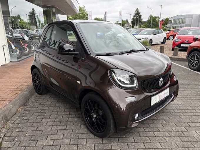 Smart ForTwo PERFECT - Pano., Navi, SHZ, Kam. ...