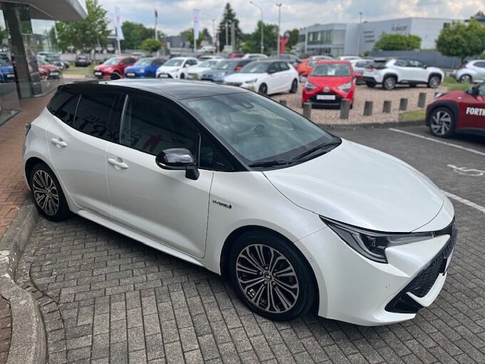 Toyota Corolla 2.0 Hybrid Style - Navi, PDC, LED