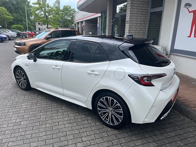 Toyota Corolla 2.0 Hybrid Style - Navi, PDC, LED