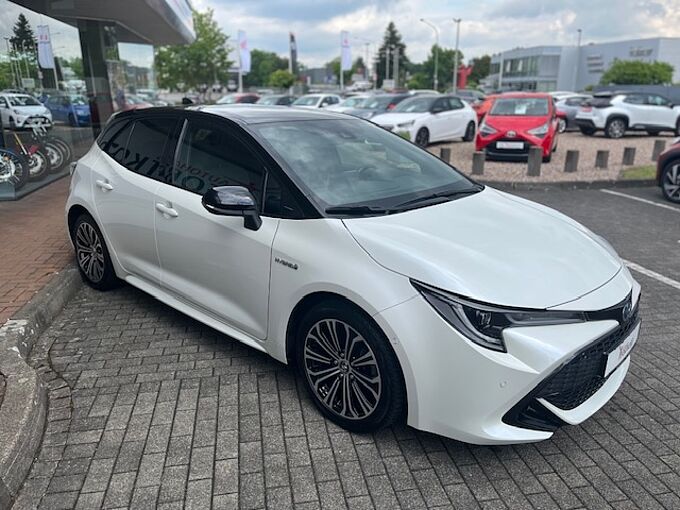 Toyota Corolla 2.0 Hybrid Style - Navi, PDC, LED