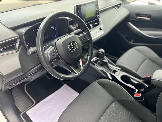 Toyota Corolla 2.0 Hybrid Style - Navi, PDC, LED
