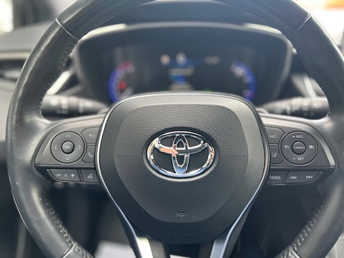 Toyota Corolla 2.0 Hybrid Style - Navi, PDC, LED